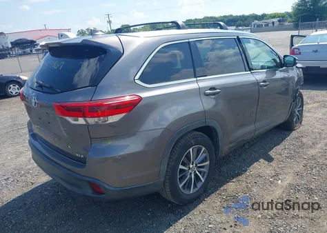 2018 Toyota Highlander Xle z USA, uszkodzony, nr VIN 5TDKZRFH9JS543118